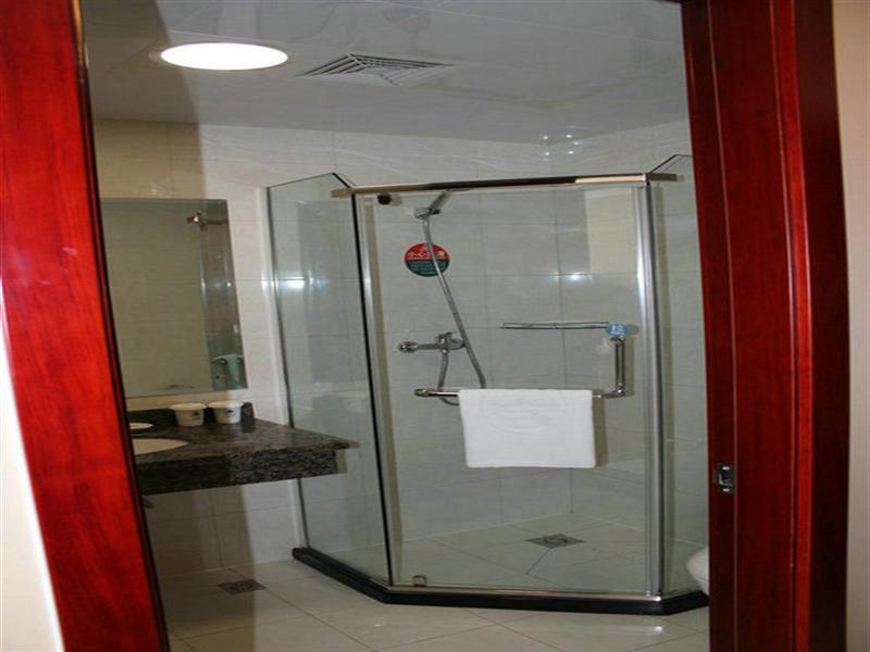 Greentree Inn Shandong Rizhao East Haiqu Road Business Hotel Exterior photo